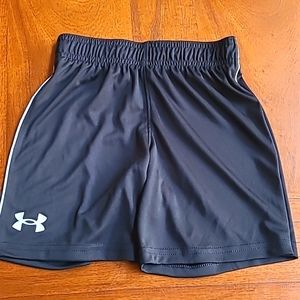 Under Armour kids short sz 4